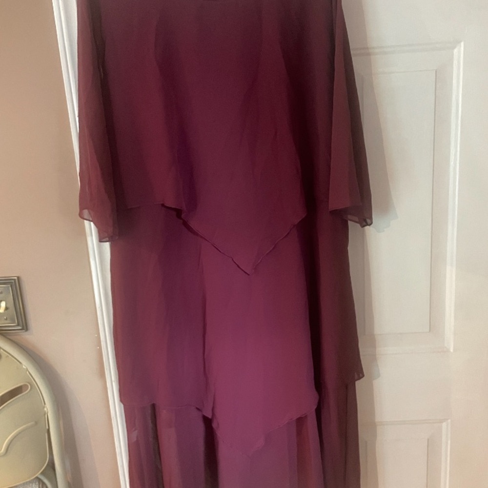 Alba Layered Chiffon Midi Dress in Burgundy
